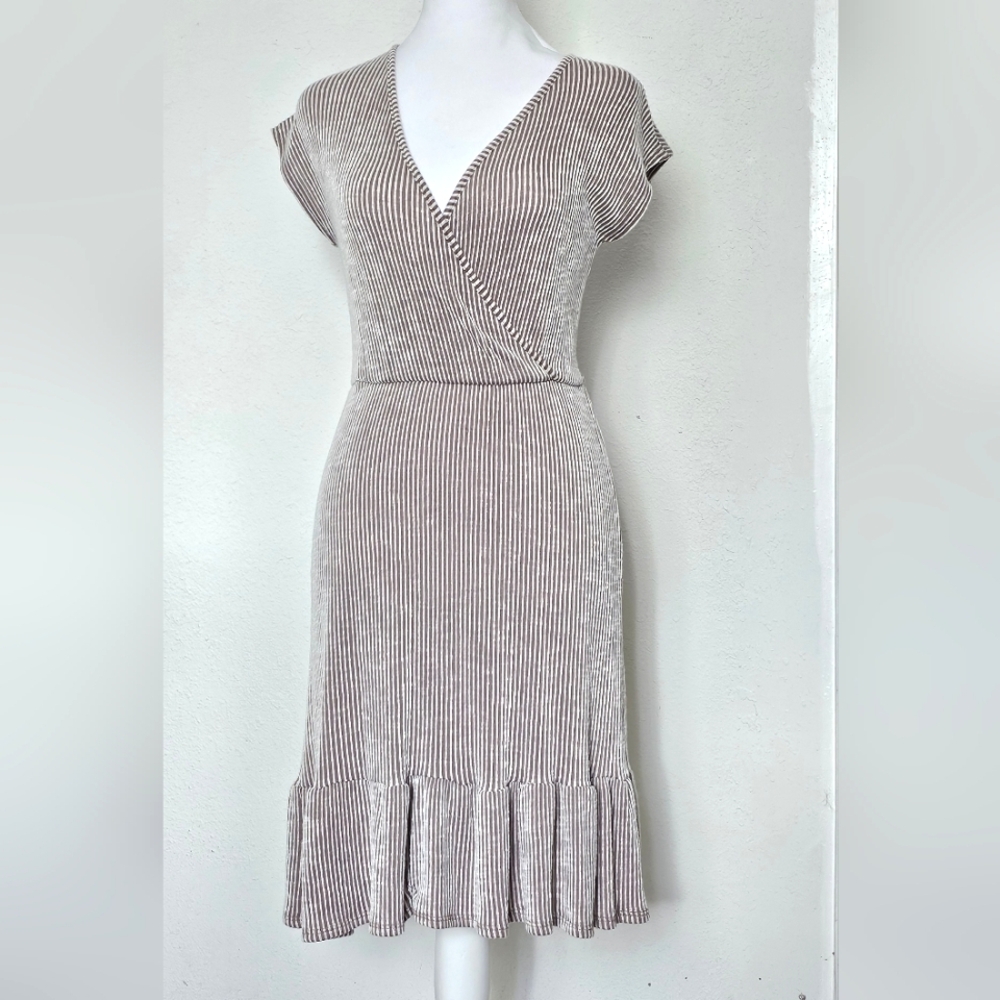 Elegant Striped Beige Dress Size Small